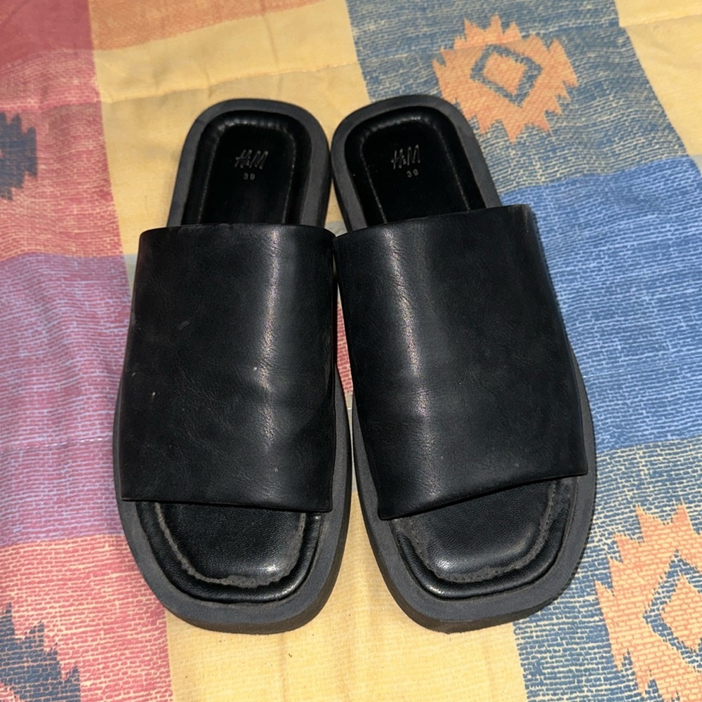 90’s style mule sandals